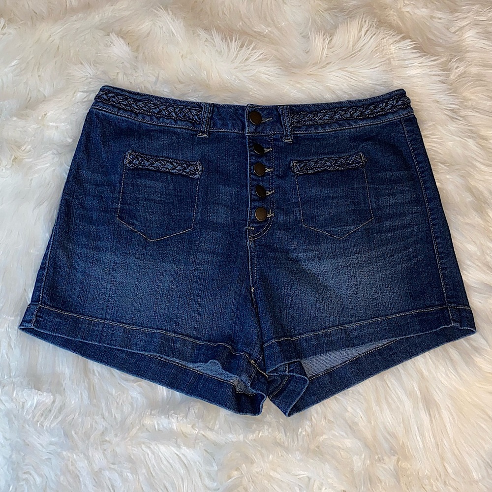 Refuge size 12 button up high waisted jean shorts with braided detail